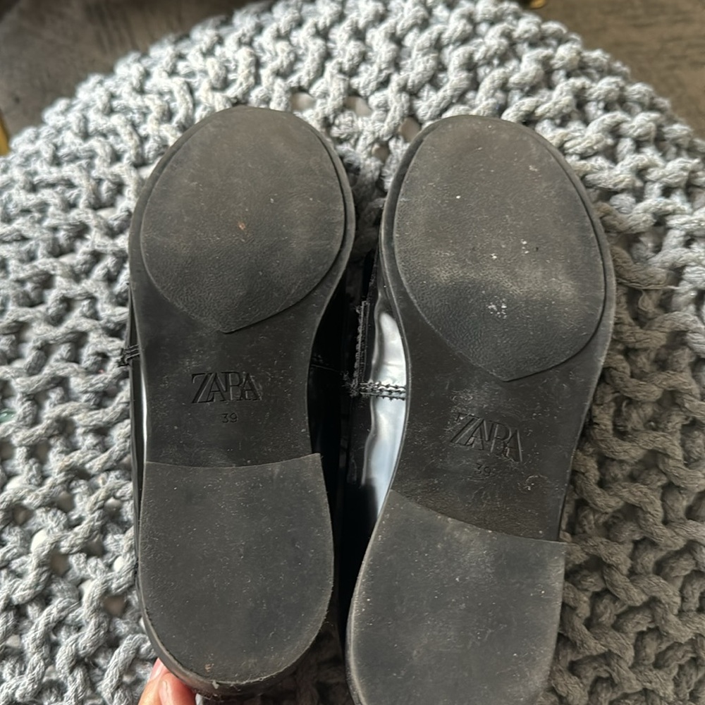 ZARA women black classic METAL TRIM FLAT LOAFERS size 39 (size 8) - Picture 7 of 7